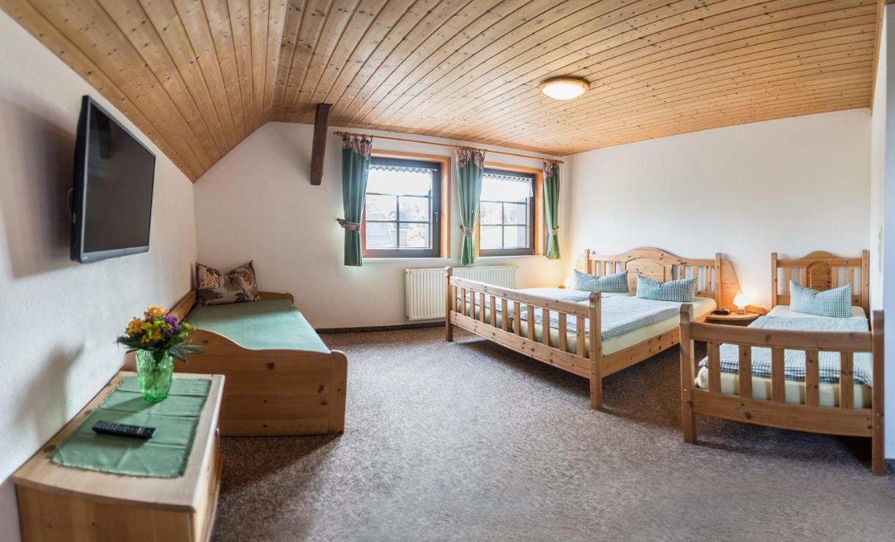 Am Roten Hammer I Gasthof Und Pension Oberwiesenthal Exterior photo